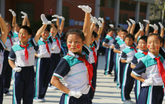 凤凰县箭道坪小学凤凰路校区：扬武术精神 展少年风姿