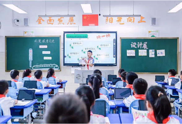 雷锋新城实验小学：人工智能教育结硕果