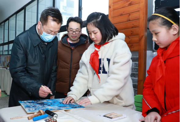 夏智伦：充分发挥品牌学校的辐射带动作用