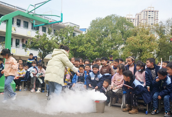 衡东县新塘完小：播撒科学火种，点燃探索激情