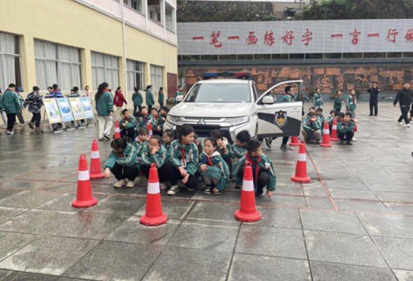 【新晃站】晃州镇第一完全小学：警童齐心 安全同行