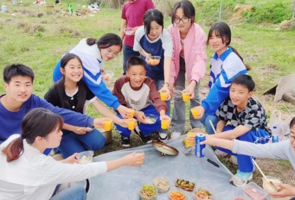 【慈利站】三官寺土家族乡中学：快乐野炊踏青  生动劳动实践