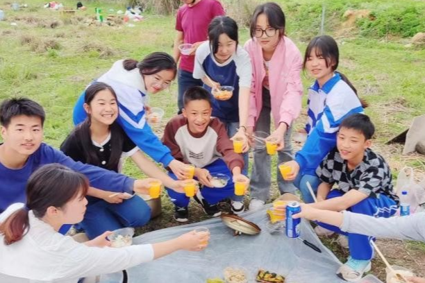 【慈利站】三官寺土家族乡中学：快乐野炊踏青  生动劳动实践