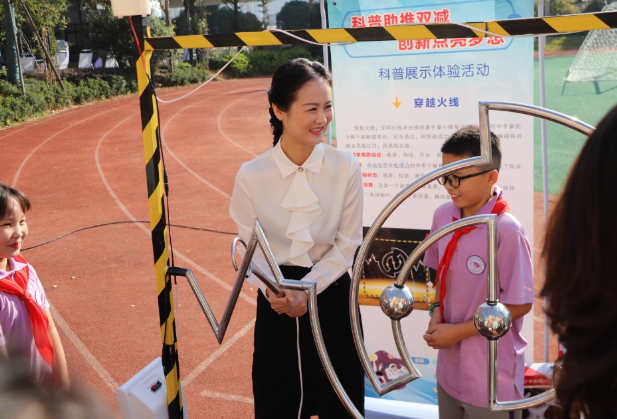 【书记校长谈治校】办一所蕴含“莲文化”的新时代学校