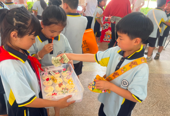 【鼎城区站】红云学校：首场爱心义卖火热开市！