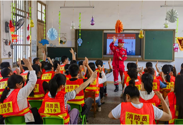 道县教育局示范幼儿园二分园：演练学技能 安全记心中