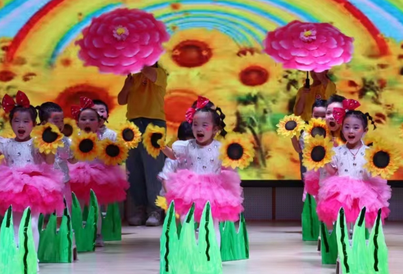 吉首市幼儿园：阳光雨露育花朵 山乡大地吐芬芳