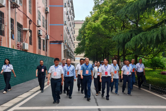 【湘伴高考2024】衡阳县：县委书记带队督导衡阳县三中高考准备工作