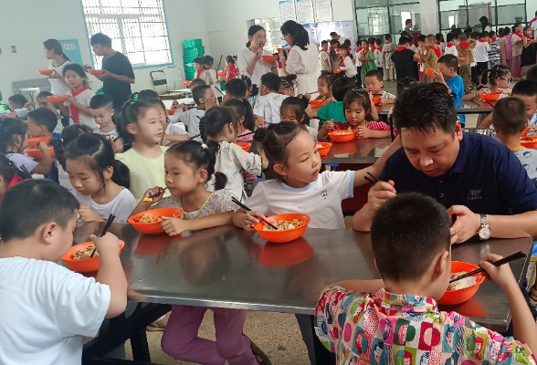 常德安乡县昌颐小学：正值好“食”光 “味”爱助成长