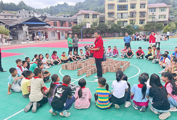 【新晃站】米贝苗族乡学校：全国科普日，科技进校园