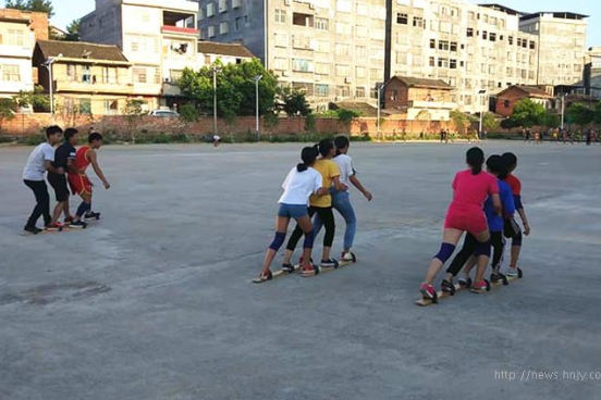 【传统文化“生生”传】道县第五中学：板鞋竞速运动